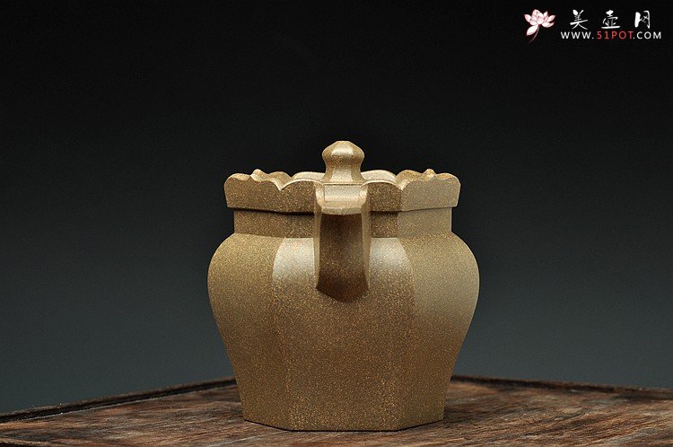 紫砂壶图片：庄严肃穆砂中佛 青灰段砂 老味具显 大僧帽 - 宜兴紫砂壶网