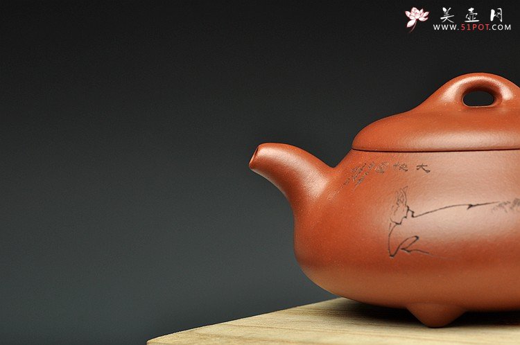 紫砂壶图片：经典器形 钱伟刚精心装饰达摩 汉棠石瓢 - 宜兴紫砂壶网