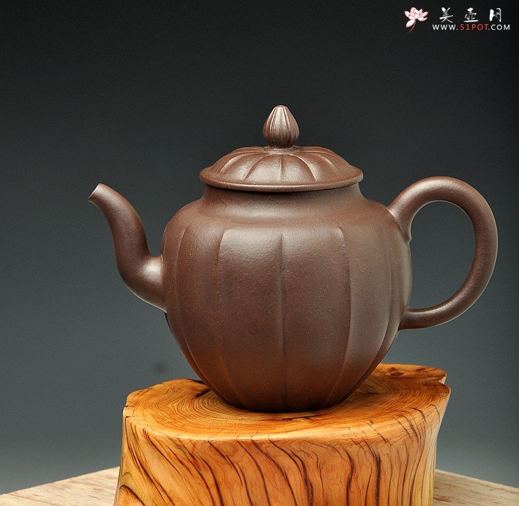 紫砂壶图片：挺拔俊秀 做工精致  全手筋囊佳器 金瓜 - 宜兴紫砂壶网