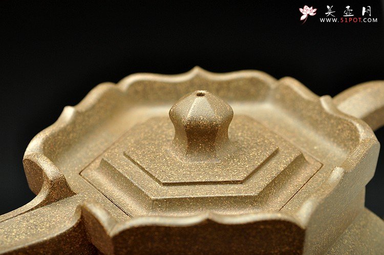 紫砂壶图片：庄严肃穆砂中佛 青灰段砂 老味具显 大僧帽 - 宜兴紫砂壶网