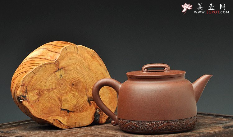 紫砂壶图片：曲峰原创 俊雅挺拔 如意 楚汉遗韵 钱伟刚装饰 紫泥底槽青一对 - 宜兴紫砂壶网