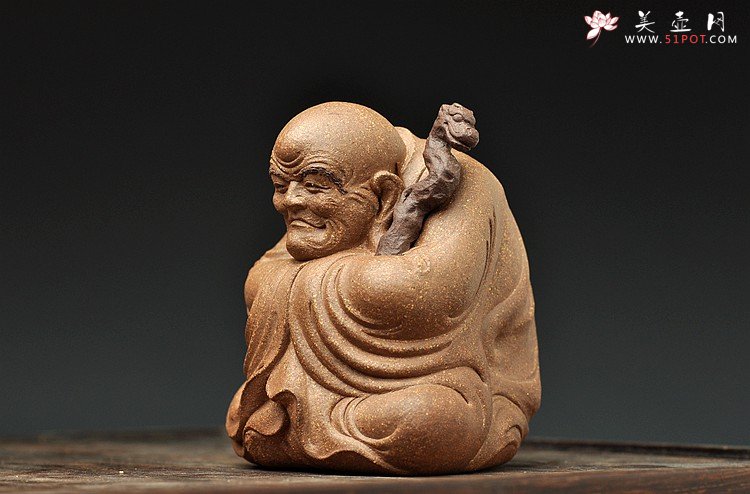 紫砂壶图片：全手雕塑 精品茶宠 龙杖罗汉 - 宜兴紫砂壶网