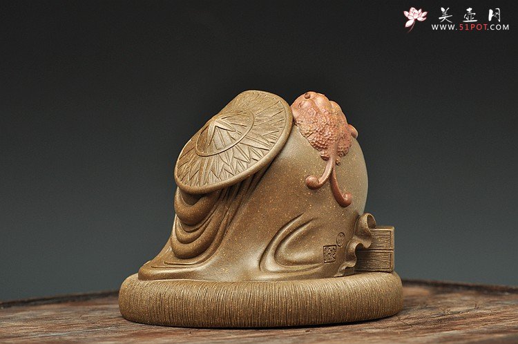 紫砂壶图片：古铜泥 凌爱军 达摩 获奖精品 衣纹和表情都惟妙惟肖 - 宜兴紫砂壶网