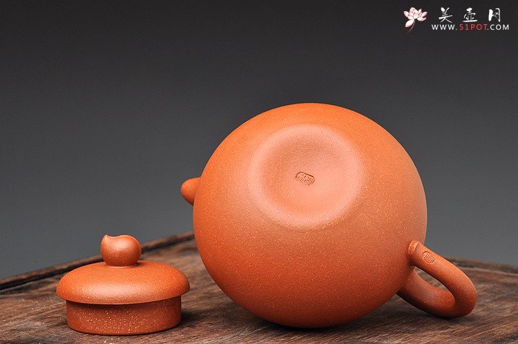 紫砂壶图片：美壶特惠之降坡泥圣桃套壶 加量不加价 庆双节 - 宜兴紫砂壶网
