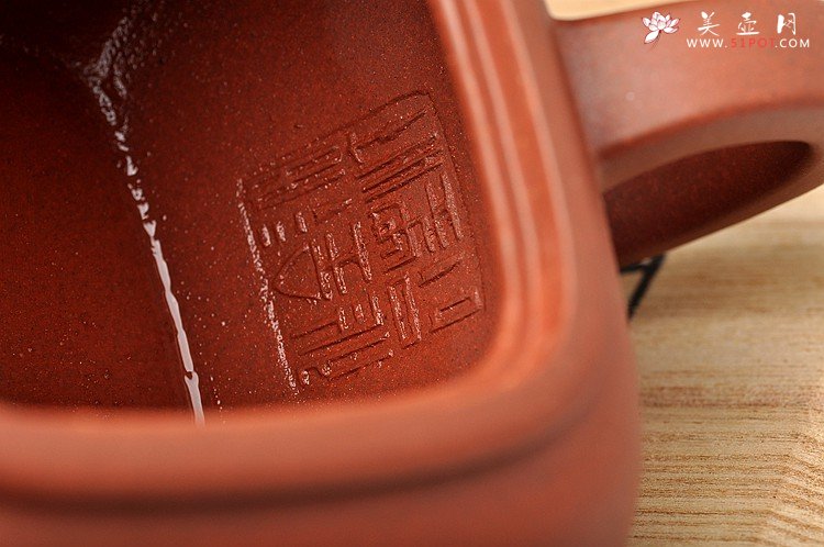 紫砂壶图片：追慕鸣远 质朴大方 代表作  全手无垢 许国良装饰 - 宜兴紫砂壶网