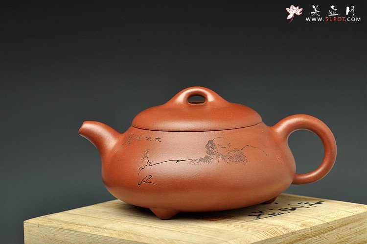 紫砂壶图片：经典器形 钱伟刚精心装饰达摩 汉棠石瓢 - 宜兴紫砂壶网