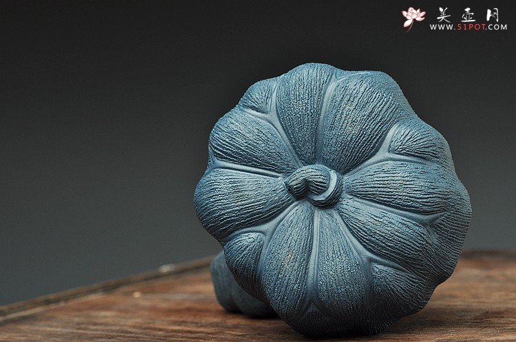 紫砂壶图片：绿泥和气生财 荷叶金蟾 招财茶宠 - 宜兴紫砂壶网