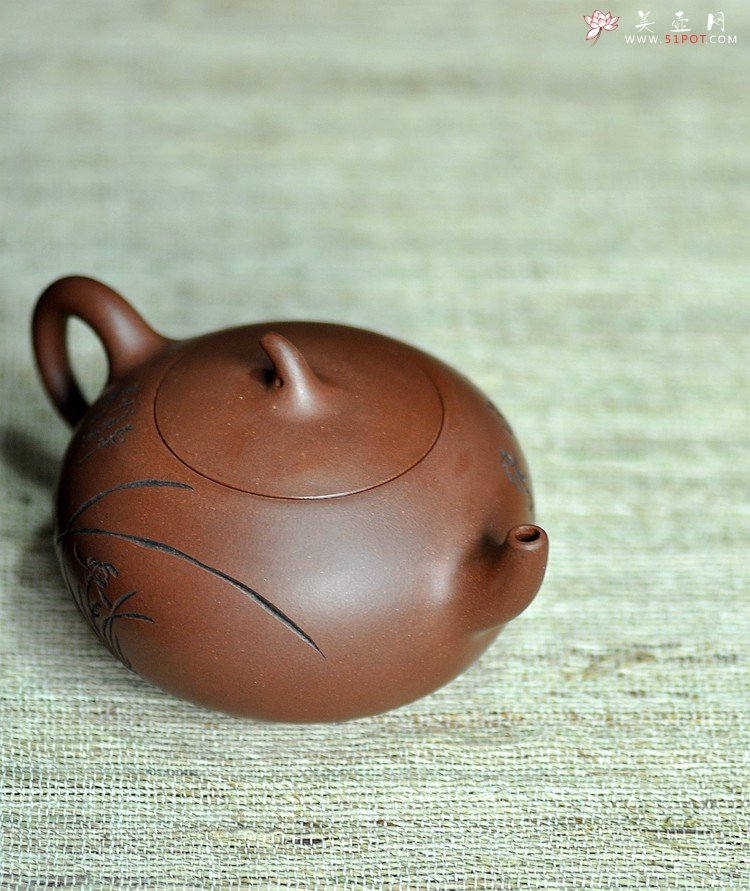 紫砂壶图片：得趣之作 国师吴优良双刀装饰 全手曼生吉瓜 优质紫泥 - 宜兴紫砂壶网