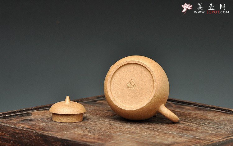 紫砂壶图片：美壶特惠 茶人最爱 实用巨轮系列之段泥小壶之四 - 宜兴紫砂壶网