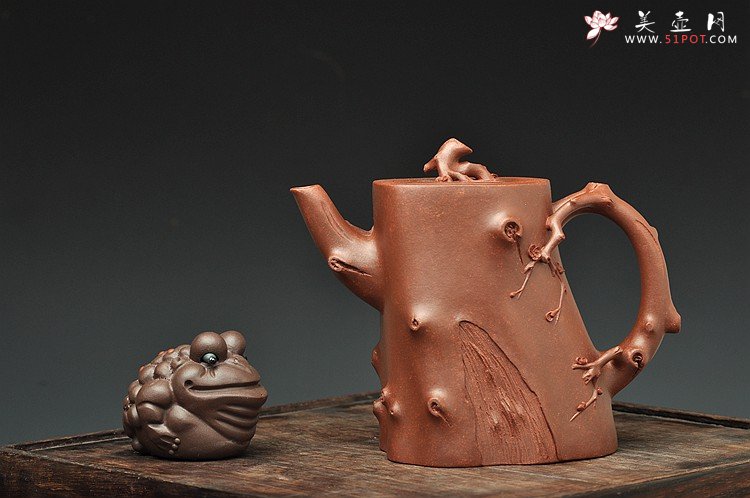 紫砂壶图片：单志萍最新力作 风韵十足 全手道洪梅桩 铁骨柔情 - 宜兴紫砂壶网