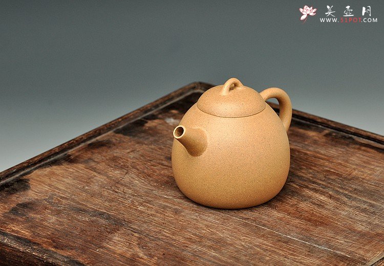 紫砂壶图片：美壶特惠 茶人最爱 实用巨轮系列之段泥小壶之四 - 宜兴紫砂壶网