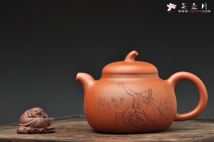 紫砂壶图片：任备安款 全手茄段 造型舒服 工笔装饰 细刻入丝  - 宜兴紫砂壶网