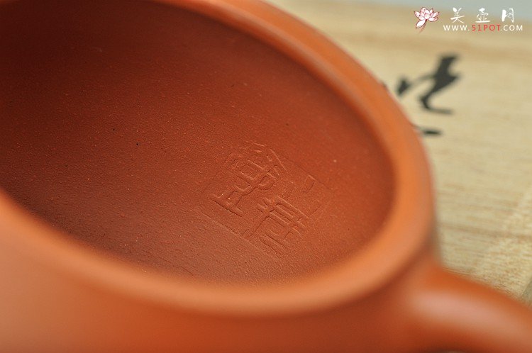 紫砂壶图片：潘小东最近全手作品 艺术和实用的结合 朱泥梵露珠  - 宜兴紫砂壶网