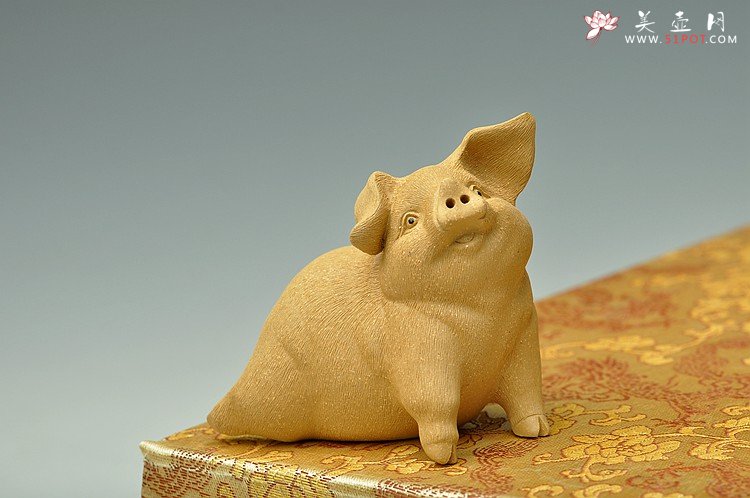 紫砂壶图片：欢乐福猪o(∩_∩)o 一家亲 - 宜兴紫砂壶网