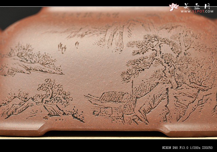 紫砂壶图片：邵雪群精心装饰通景山水  全手福临四方 温润敦厚 - 宜兴紫砂壶网