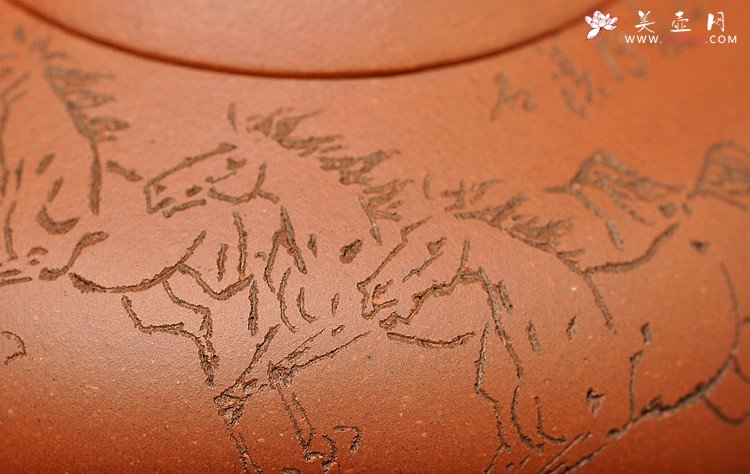 紫砂壶图片：壶型传统  端庄大方  全手曼生匏瓜壶 八骏图 - 宜兴紫砂壶网