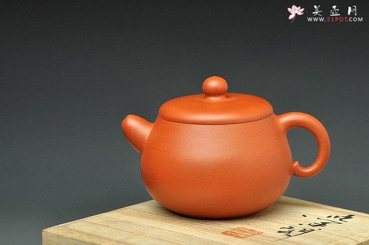 紫砂壶图片：潘小东最近全手作品 艺术和实用的结合 朱泥梵露珠  - 宜兴紫砂壶网