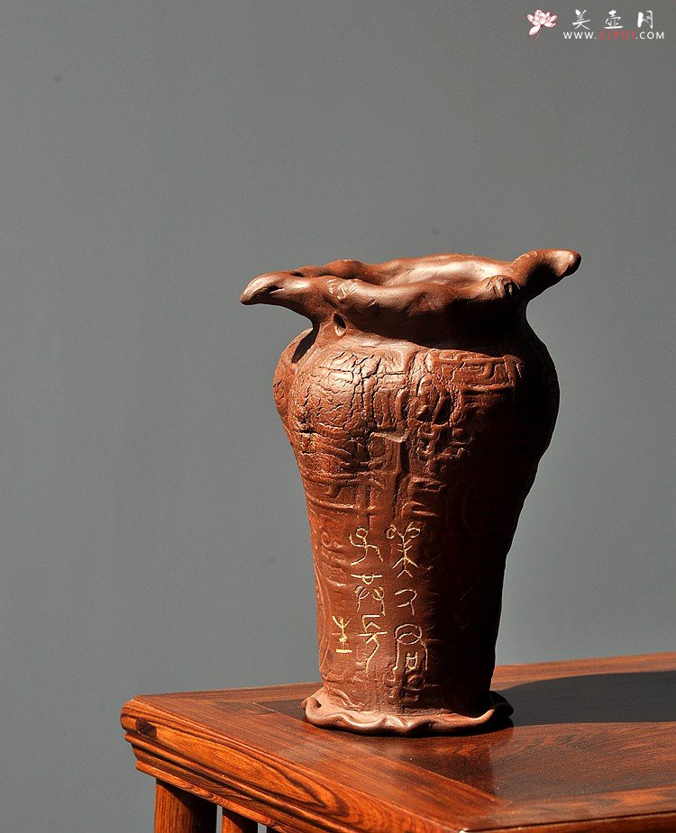 紫砂壶图片：美人君子共长生o(∩_∩)o  青铜风格之全手美人瓶  - 宜兴紫砂壶网