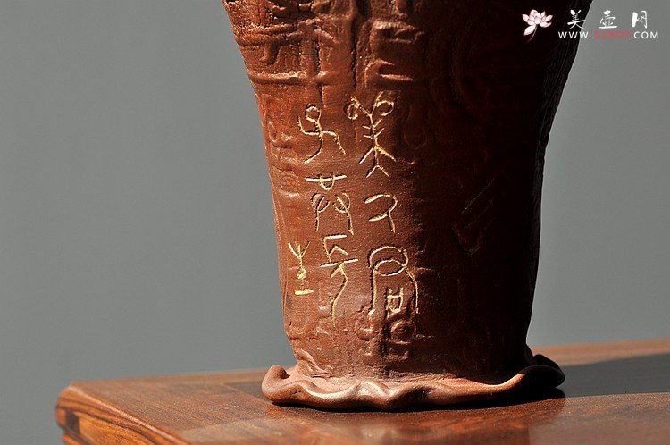 紫砂壶图片：美人君子共长生o(∩_∩)o  青铜风格之全手美人瓶  - 宜兴紫砂壶网