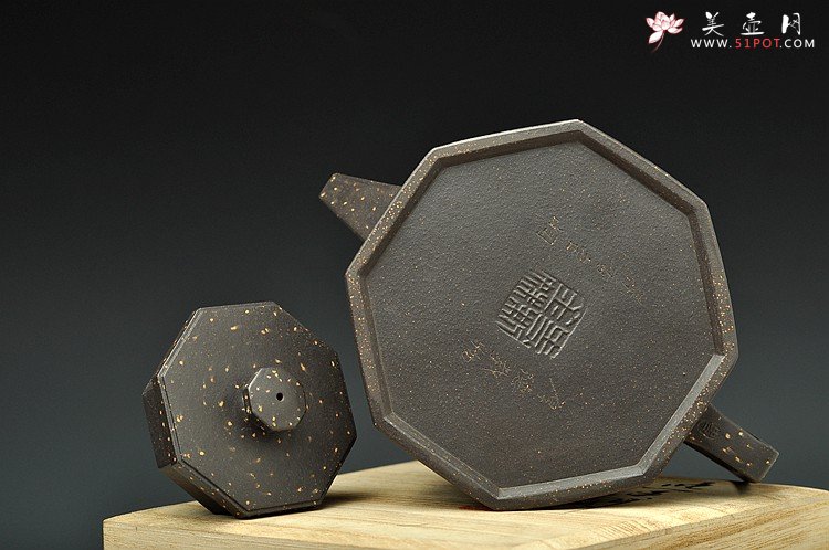 紫砂壶图片：史金妹晋级工艺师原款作品 全手工聚福八方 铺砂迷人 - 宜兴紫砂壶网