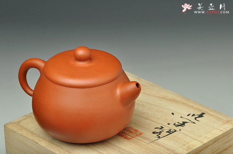 紫砂壶图片：潘小东最近全手作品 艺术和实用的结合 朱泥梵露珠  - 宜兴紫砂壶网