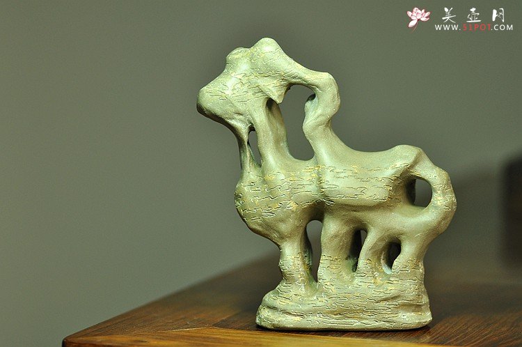 紫砂壶图片：全手作品 文房雅物 吉祥（羊）假山 - 宜兴紫砂壶网