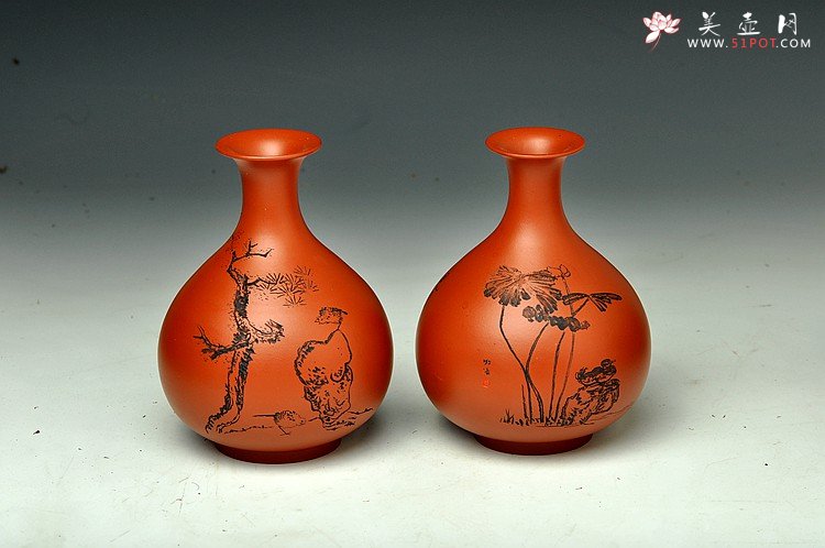 紫砂壶图片：朱牧青老师原矿小红泥花瓶一套  做工精细  刻绘生动 - 宜兴紫砂壶网