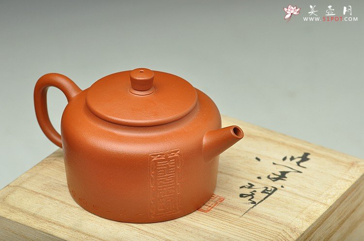 紫砂壶图片：今日方知心是佛~ 器形端庄周正 全手桑扁 一花一世界 - 宜兴紫砂壶网