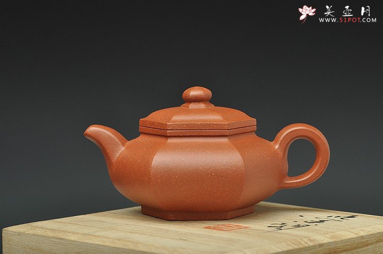 紫砂壶图片：线条清晰，块面挺快 全手藏六方  - 宜兴紫砂壶网