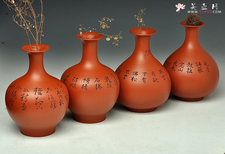 紫砂壶图片：朱牧青老师原矿小红泥花瓶一套  做工精细  刻绘生动 - 宜兴紫砂壶网