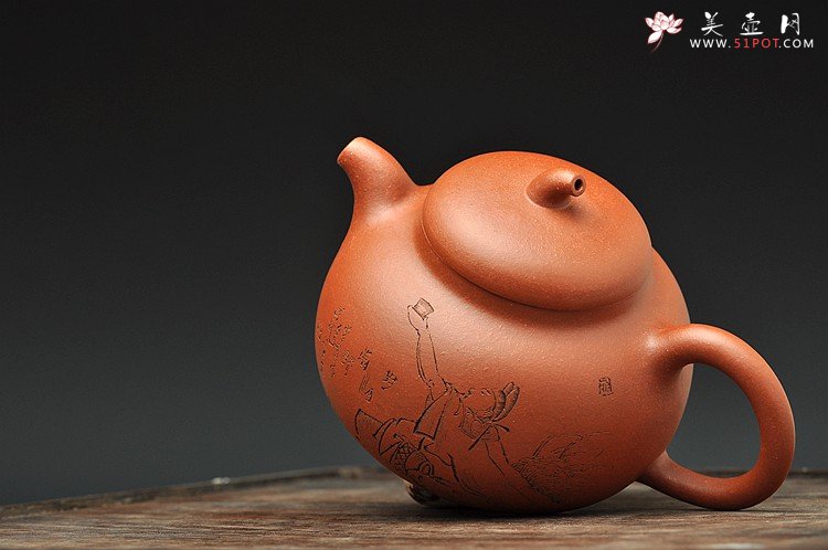 紫砂壶图片：任备安款 全手茄段 造型舒服 工笔装饰 细刻入丝  - 宜兴紫砂壶网