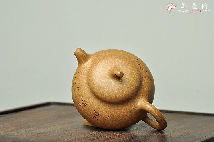 紫砂壶图片：邱玉林大师装饰 拙味十足圆润敦厚  全手茄段 实用收藏 - 宜兴紫砂壶网