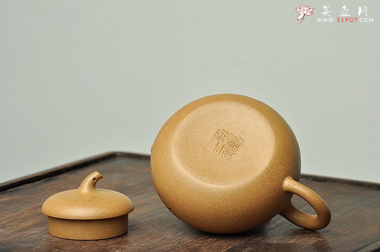 紫砂壶图片：邱玉林大师装饰 拙味十足圆润敦厚  全手茄段 实用收藏 - 宜兴紫砂壶网