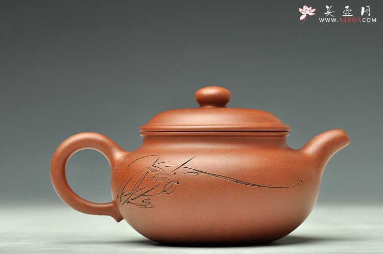 紫砂壶图片：婉约秀气 一捺底   仿古 座有兰言 - 宜兴紫砂壶网