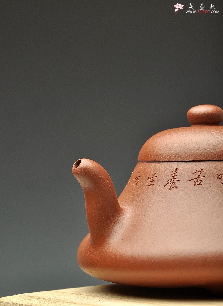 紫砂壶图片：古朴韵雅 张听刚装饰 全手曼生石础 梨皮紫泥 - 宜兴紫砂壶网