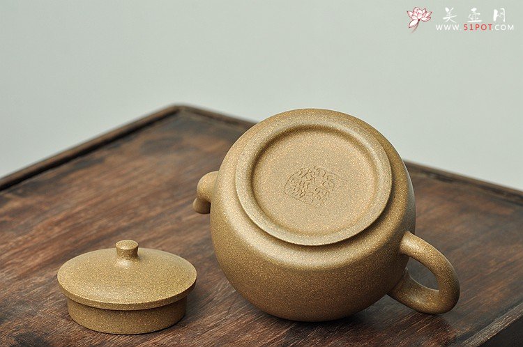 紫砂壶图片：摹古之作  全手墨林小壶 - 宜兴紫砂壶网