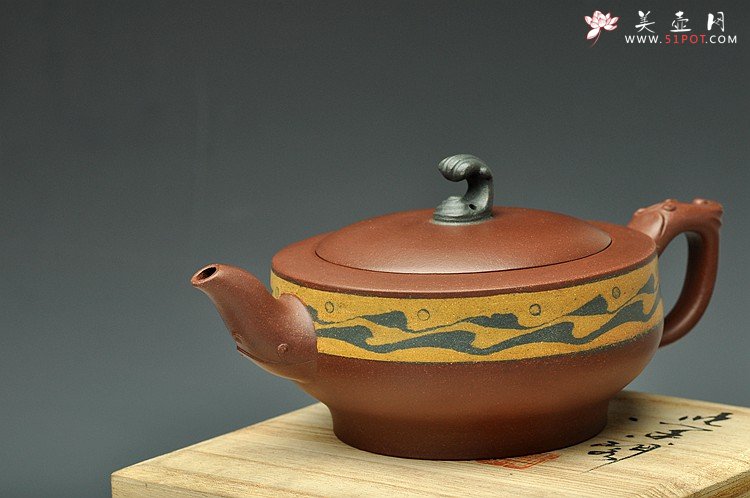 紫砂壶图片：闵祥君经典代表作 三色通透胶泥 颇具难度  大碧浪 - 宜兴紫砂壶网