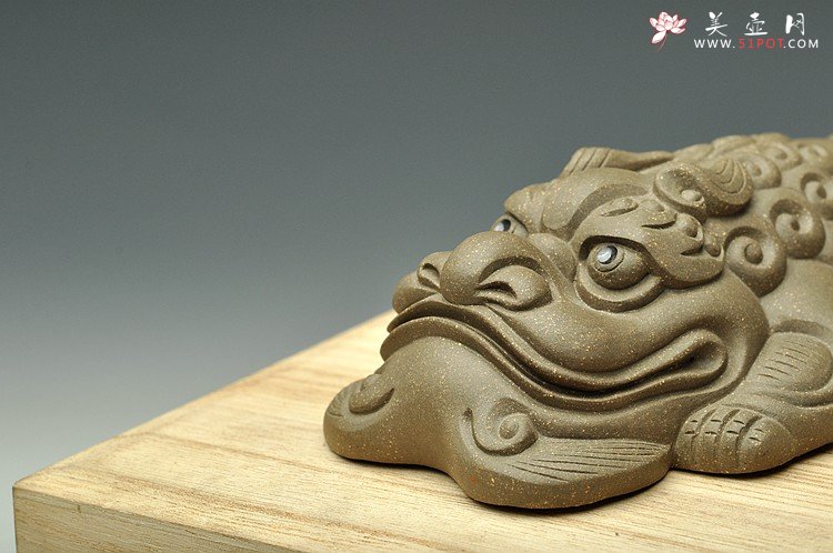 紫砂壶图片：镇宅茶宠 敦厚可爱 坐正 - 宜兴紫砂壶网