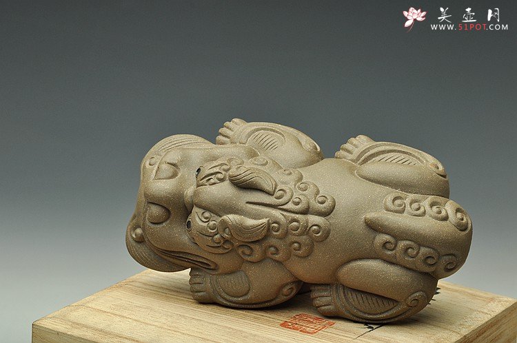 紫砂壶图片：镇宅茶宠 敦厚可爱 坐正 - 宜兴紫砂壶网