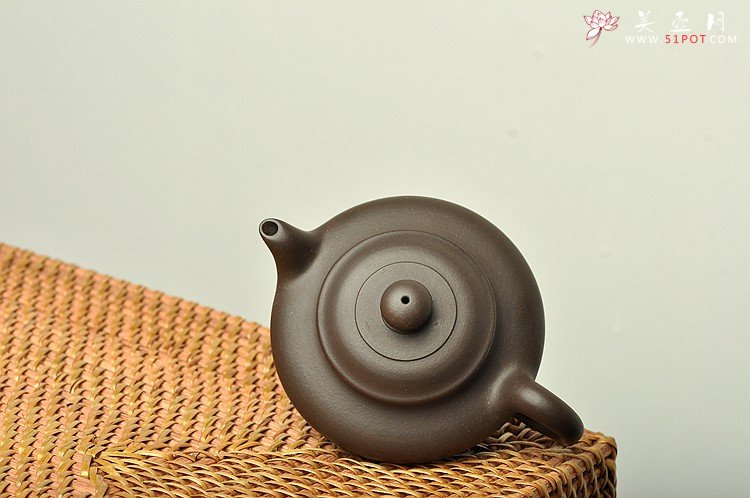 紫砂壶图片：历史泥料 乌泥小掇球和小虚扁 不接受定做 - 宜兴紫砂壶网