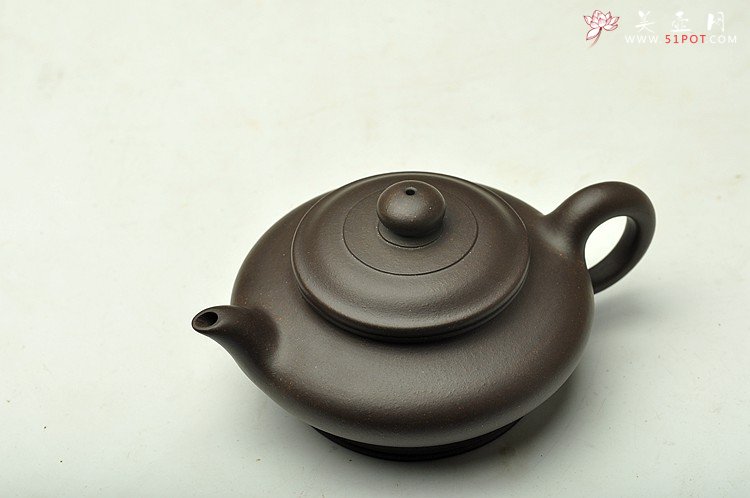 紫砂壶图片：历史泥料 乌泥小掇球和小虚扁 不接受定做 - 宜兴紫砂壶网