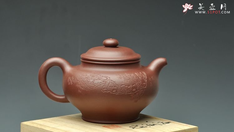 紫砂壶图片：张听刚装饰 双刀老辣 饱满大气 全手大掇只 - 宜兴紫砂壶网