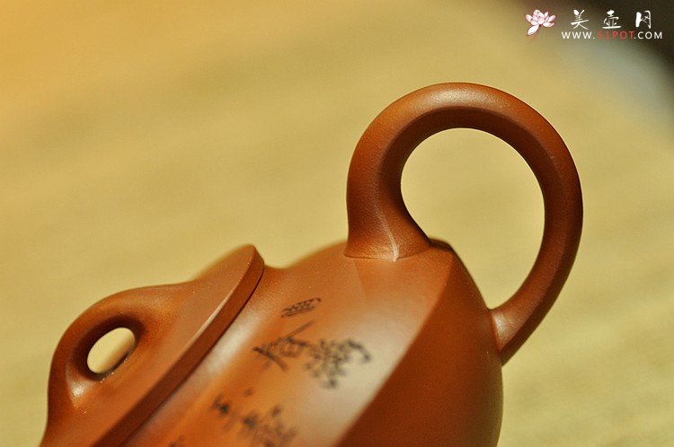 紫砂壶图片：文气佳作 线条优美 富有逸趣 值得雅藏 红泥合欢 - 宜兴紫砂壶网