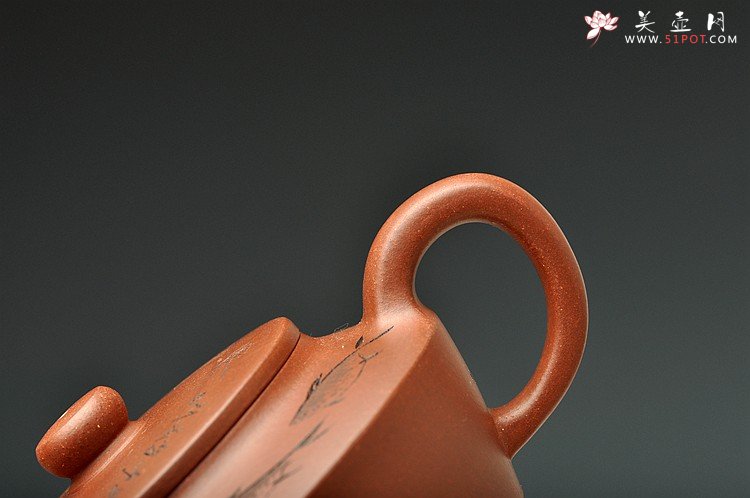 紫砂壶图片：钱伟刚原创作品 造型厚重 沉稳 实用典雅  玉扁壶 - 宜兴紫砂壶网