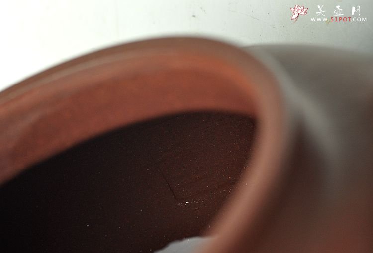 紫砂壶图片：张听刚装饰 双刀老辣 饱满大气 全手大掇只 - 宜兴紫砂壶网