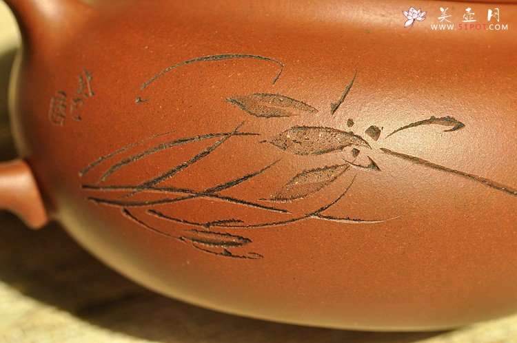 紫砂壶图片：婉约秀气 一捺底   仿古 座有兰言 - 宜兴紫砂壶网