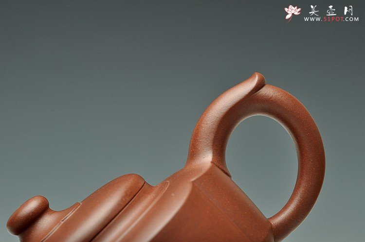 紫砂壶图片：苍劲刚遒 造型端庄大方 储俊伟精心之作 梅花周盘 5号井底槽青 - 宜兴紫砂壶网