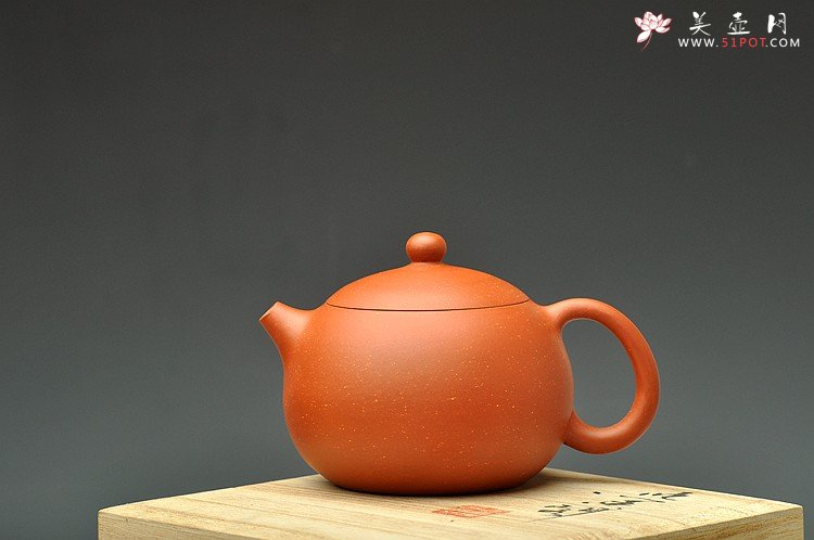 紫砂壶图片：造型周正 端庄大方 全手红泥大西施 - 宜兴紫砂壶网