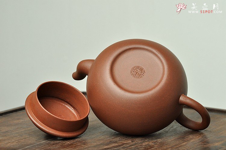 紫砂壶图片：徐亚春新作 圆润雅致 线条流畅 全手秀珠 - 宜兴紫砂壶网