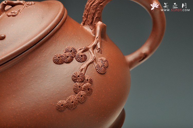 紫砂壶图片：传统实用 寓意吉祥 松梅常青之潘韵 - 宜兴紫砂壶网